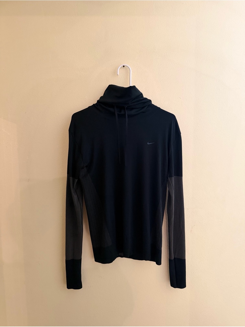 Nike Women’s Black Seamless Running Top Cowl Neck Long Sleeve Dri-FIT Athletic